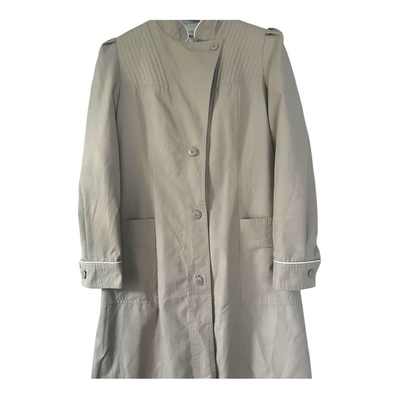 Windsor Bay Vintage 1980’s belted tan rain coat with zip out lining - Picture 8 of 16